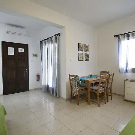 Neria Summer Χανιώτη